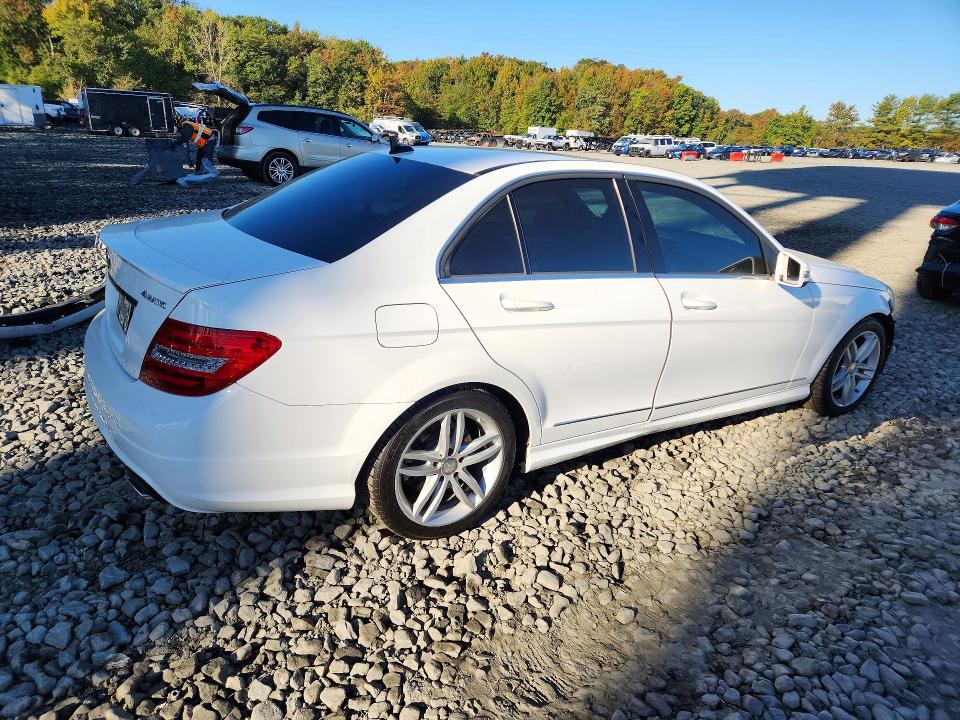 Продажа на аукционе авто 2013 Mercedes-benz C, vin: WDDGF8AB5DG121444, номер лота: 71359046