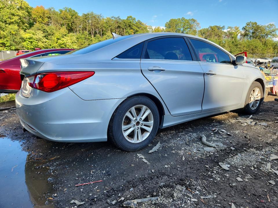 2011 Hyundai Sonata მანქანა იყიდება აუქციონზე, vin: 5NPEB4AC6BH105020, აუქციონის ნომერი: 71907246