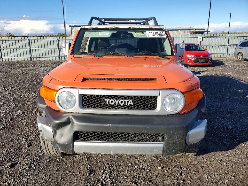 71810496 :رقم المزاد ، JTEBU4BF7EK178730 vin ، 2014 Toyota Fj Cruiser مزاد بيع