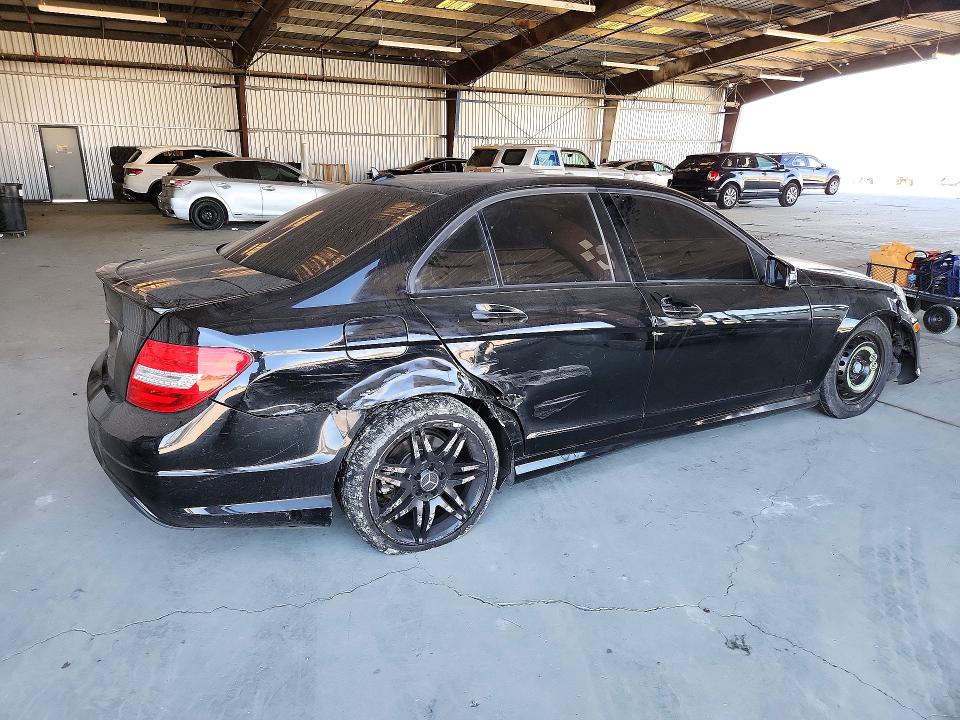 2013 Mercedes-benz C მანქანა იყიდება აუქციონზე, vin: WDDGF4HB1DA804551, აუქციონის ნომერი: 72448426