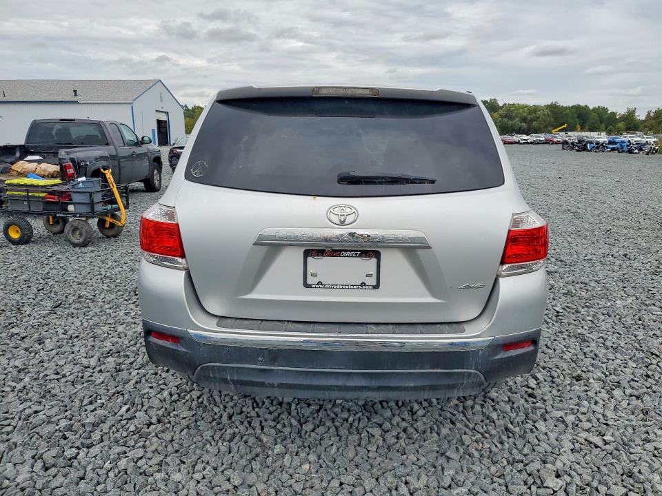 Продажа на аукционе авто 2013 Toyota Highlander, vin: 5TDBK3EH0DS271646, номер лота: 70164906