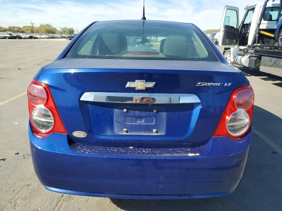 73689376 :رقم المزاد ، 1G1JC5SH8E4153858 vin ، 2014 Chevrolet Sonic مزاد بيع