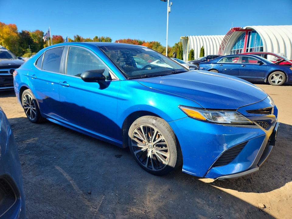 72378326 :رقم المزاد ، 4T1B11HK1KU204900 vin ، 2019 Toyota Camry مزاد بيع