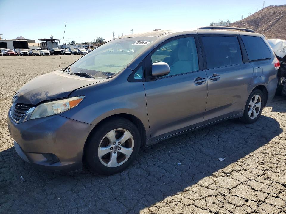 Aukcja sprzedaży 2012 Toyota Sienna, vin: 5TDKK3DC4CS193912, numer aukcji: 70998636