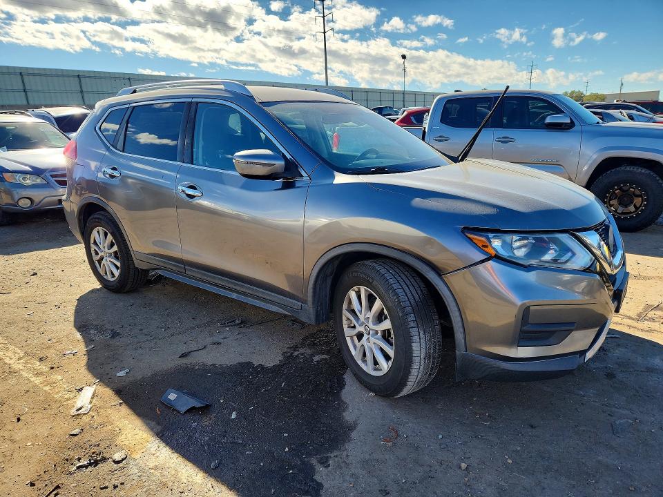 2018 Nissan Rogue მანქანა იყიდება აუქციონზე, vin: KNMAT2MV1JP560969, აუქციონის ნომერი: 72448666