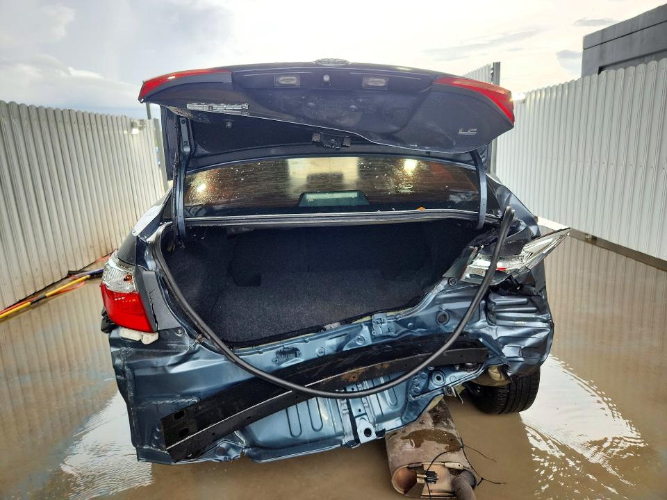 71940256 :رقم المزاد ، 2T1BURHE1JC074195 vin ، 2018 Toyota Corolla مزاد بيع