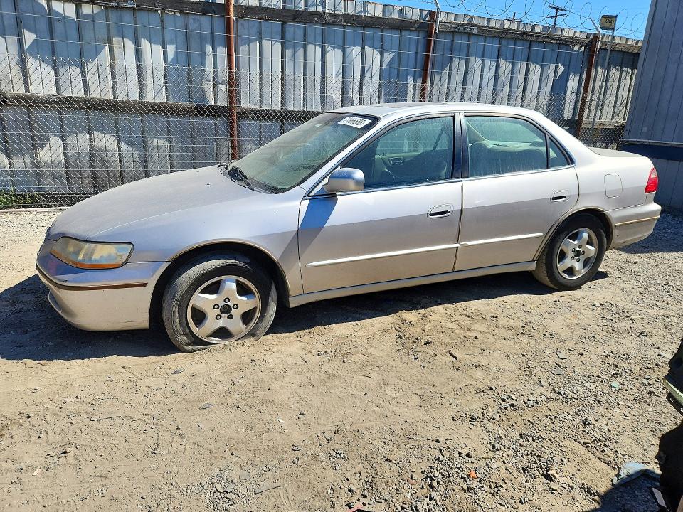Продажа на аукционе авто 1998 Honda Accord, vin: 1HGCG1654WA015350, номер лота: 71866686