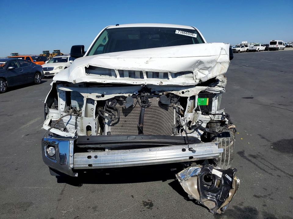 Продажа на аукционе авто 2017 Toyota Tundra, vin: 5TFEY5F14HX217369, номер лота: 71666936