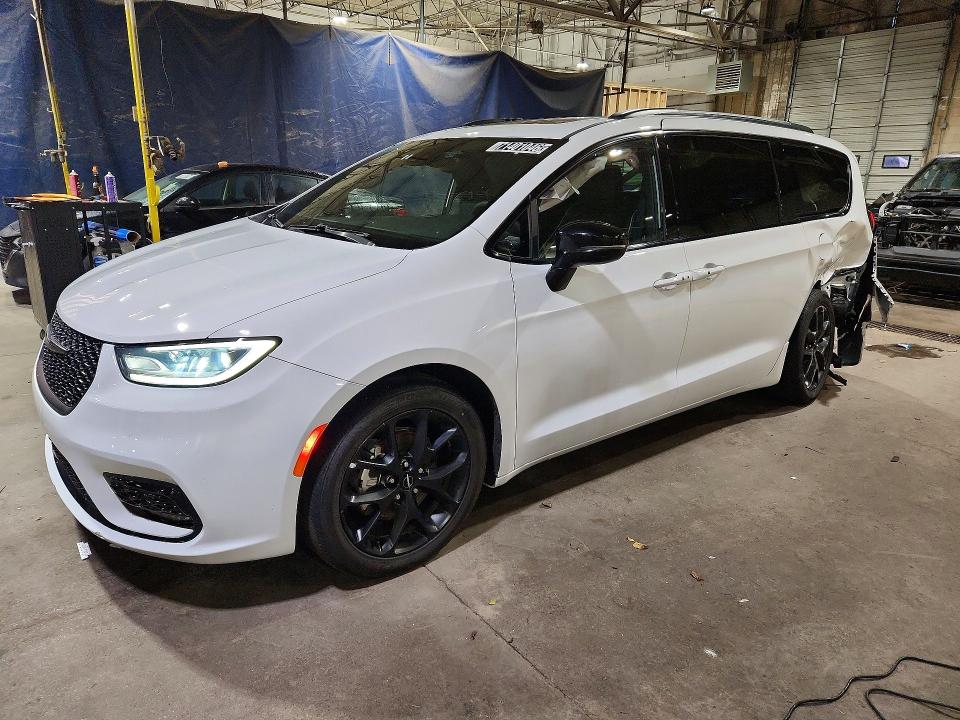 Продажа на аукционе авто 2025 Chrysler Pacifica, vin: 2C4RC1GG3SR529409, номер лота: 71401046