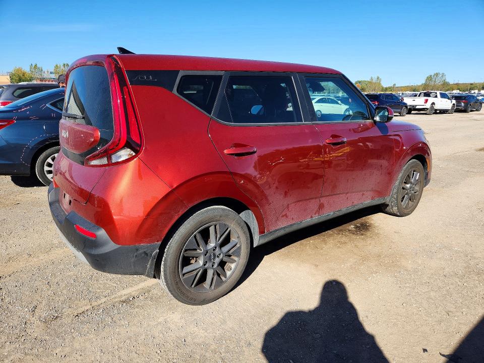 71586996 :رقم المزاد ، KNDJ33AU0N7803145 vin ، 2022 Kia Soul مزاد بيع