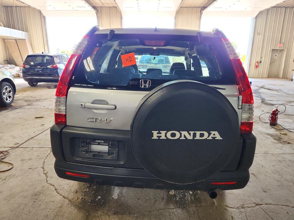72033516 :رقم المزاد ، JHLRD78875C046271 vin ، 2005 Honda Cr-v مزاد بيع