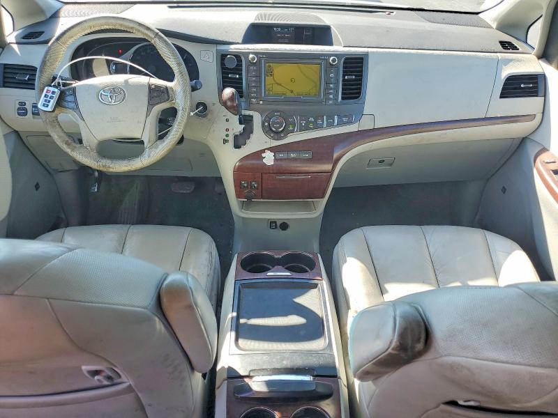 72029116 :رقم المزاد ، 5TDDK3DC9BS001780 vin ، 2011 Toyota Sienna مزاد بيع