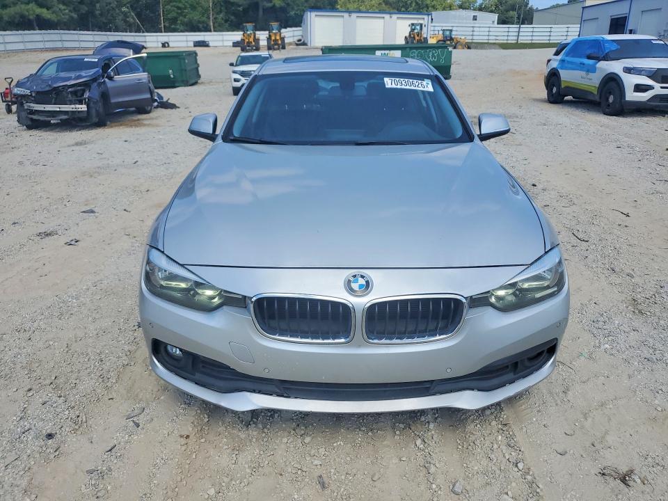 70930626 :رقم المزاد ، WBA8E1G58GNT35450 vin ، 2016 Bmw 320 مزاد بيع