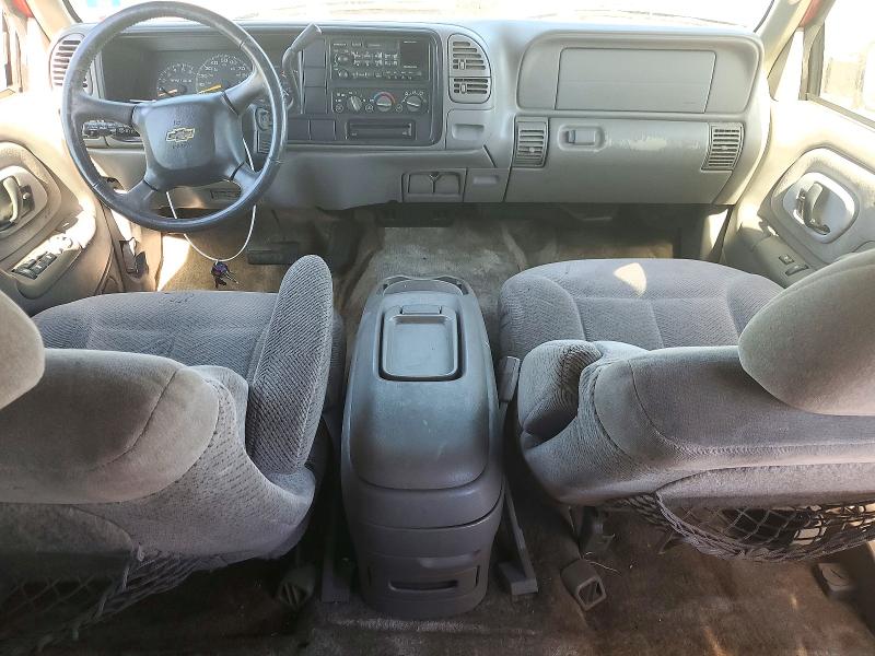 73516516 :رقم المزاد ، 1GNEC13R0XJ527190 vin ، 1999 Chevrolet Tahoe مزاد بيع
