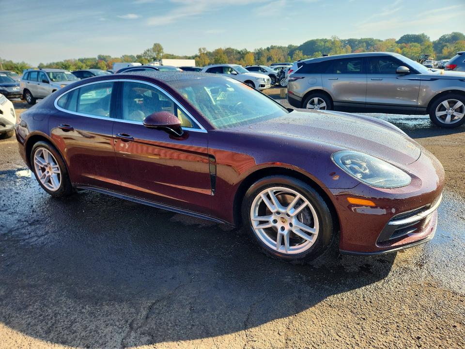 70984496 :رقم المزاد ، WP0AA2A72JL117541 vin ، 2018 Porsche Panamera مزاد بيع