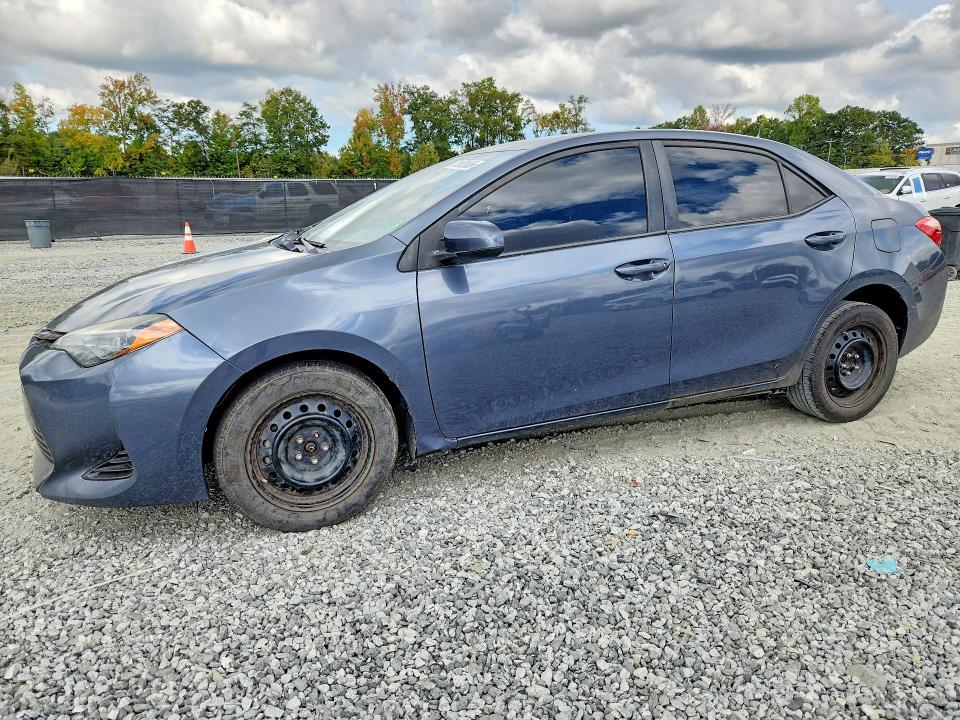 Auction sale of the 2018 Toyota Corolla, vin: 5YFBURHE8JP822716, lot number: 71670666