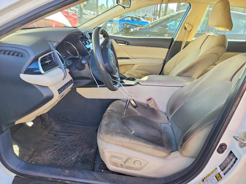 72160756 :رقم المزاد ، 4T1B11HK2JU062636 vin ، 2018 Toyota Camry مزاد بيع