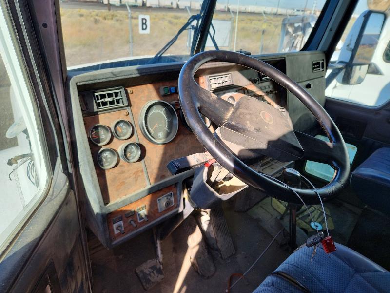 Продажа на аукционе авто 2000 Kenworth Construction, vin: 3WKAD69X0YF831010, номер лота: 71761666