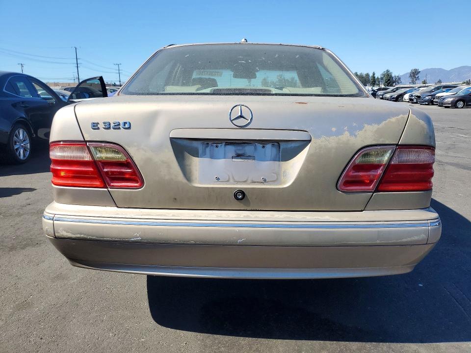 2002 Mercedes-benz E მანქანა იყიდება აუქციონზე, vin: WDBJF65J12B400856, აუქციონის ნომერი: 72301716