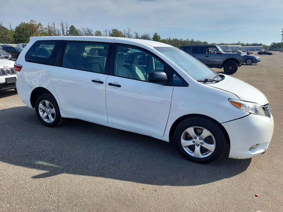 Продажа на аукционе авто 2017 Toyota Sienna, vin: 5TDZZ3DC9HS819682, номер лота: 71778966