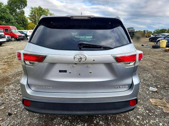 2015 Toyota Highlander მანქანა იყიდება აუქციონზე, vin: 5TDJKRFH6FS086033, აუქციონის ნომერი: 72452136
