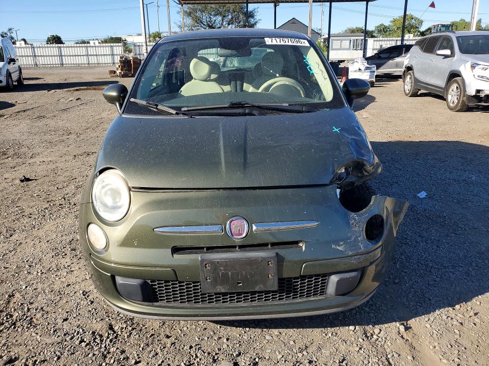 71767696 :رقم المزاد ، 3C3CFFAR4FT562141 vin ، 2015 Fiat 500 مزاد بيع