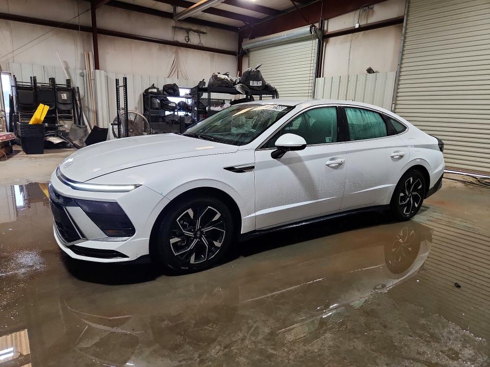 2025 Hyundai Sonata მანქანა იყიდება აუქციონზე, vin: KMHL64JA3SA513942, აუქციონის ნომერი: 71252296