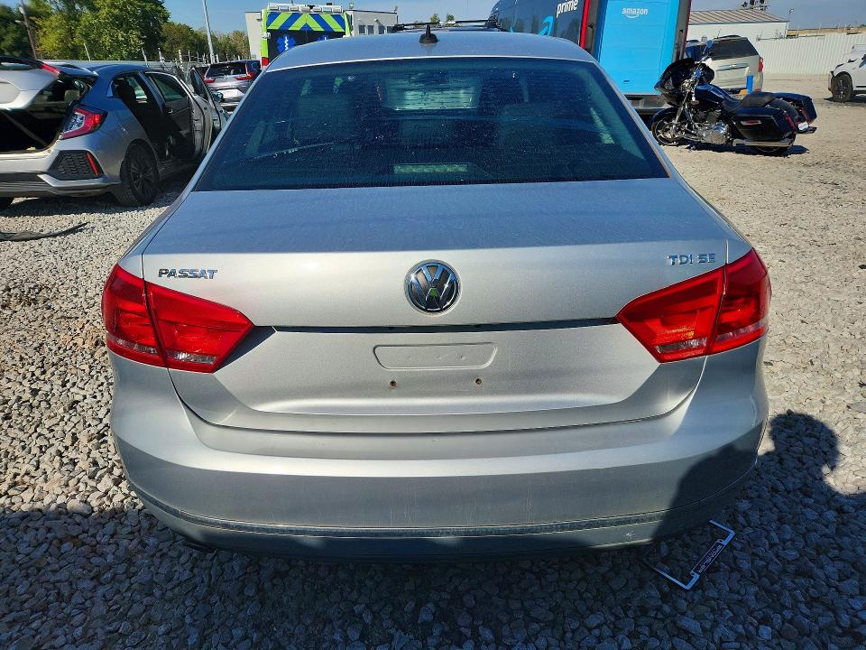 70897766 :رقم المزاد ، 1VWBN7A30EC054722 vin ، 2014 Volkswagen Passat مزاد بيع