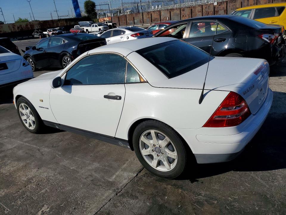 Продажа на аукционе авто 1999 Mercedes-benz Slk, vin: WDBKK47F1XF095145, номер лота: 72365556