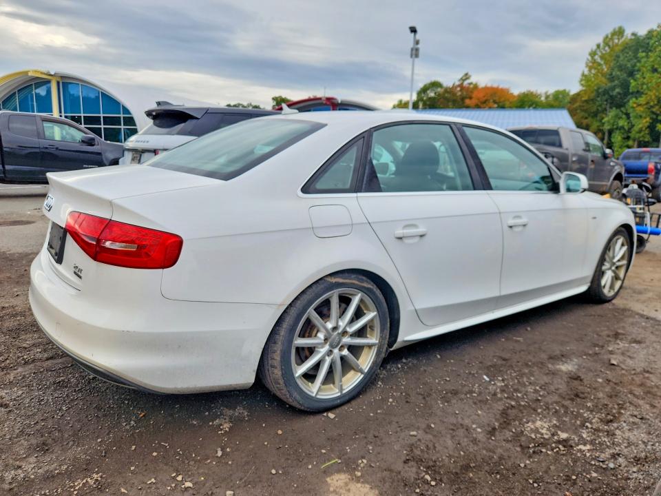 Продажа на аукционе авто 2015 Audi A4, vin: WAUBFAFL4FN032098, номер лота: 70938306