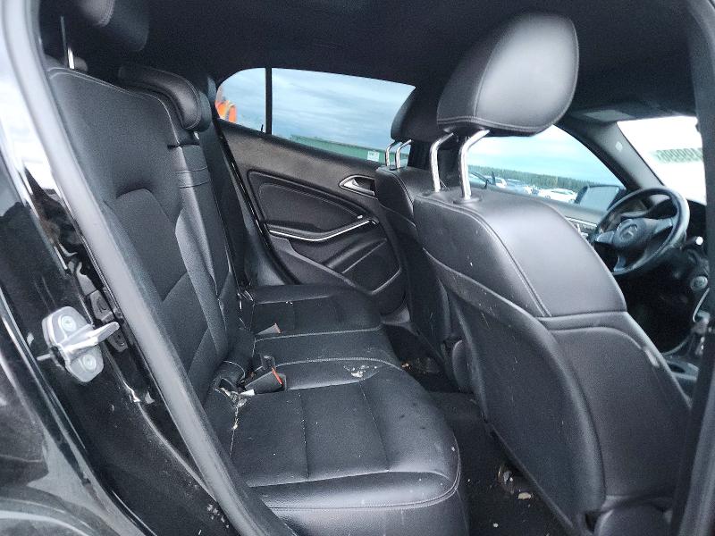 73499996 :رقم المزاد ، WDCTG4GB8JJ502865 vin ، 2018 Mercedes-benz Gla مزاد بيع