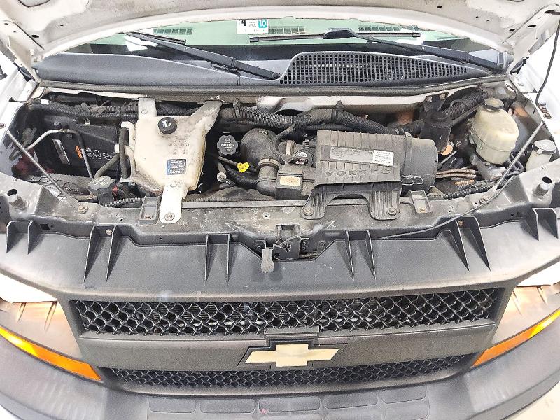 71460556 :رقم المزاد ، 1GCWGFCF0F1151352 vin ، 2015 Chevrolet Express G2500 مزاد بيع