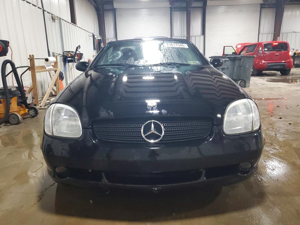 71617546 :رقم المزاد ، WDBKK47F1XF119363 vin ، 1999 Mercedes-benz Slk مزاد بيع