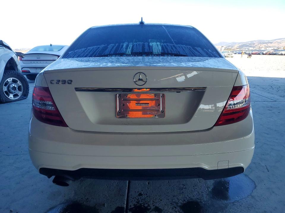 Продажа на аукционе авто 2012 Mercedes-benz C, vin: WDDGF4HB9CR192275, номер лота: 72783846