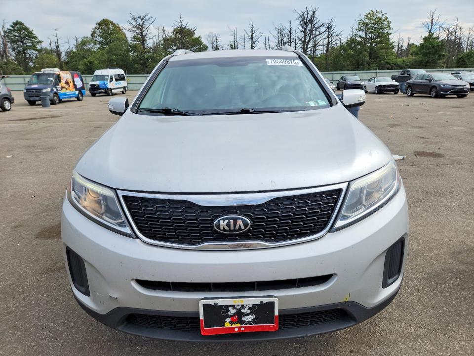 2015 Kia Sorento მანქანა იყიდება აუქციონზე, vin: 5XYKT4A79FG578829, აუქციონის ნომერი: 70540876