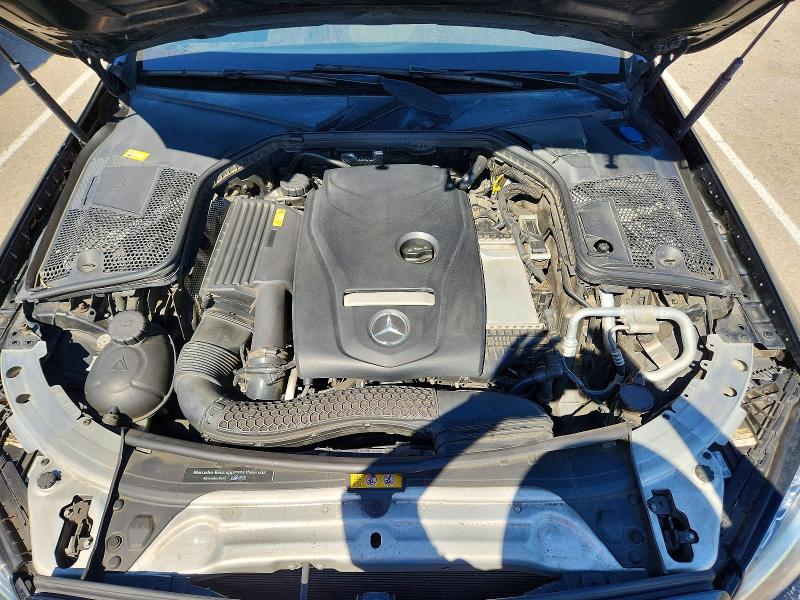 70902806 :رقم المزاد ، 55SWF4KB2GU136929 vin ، 2016 Mercedes-benz C مزاد بيع