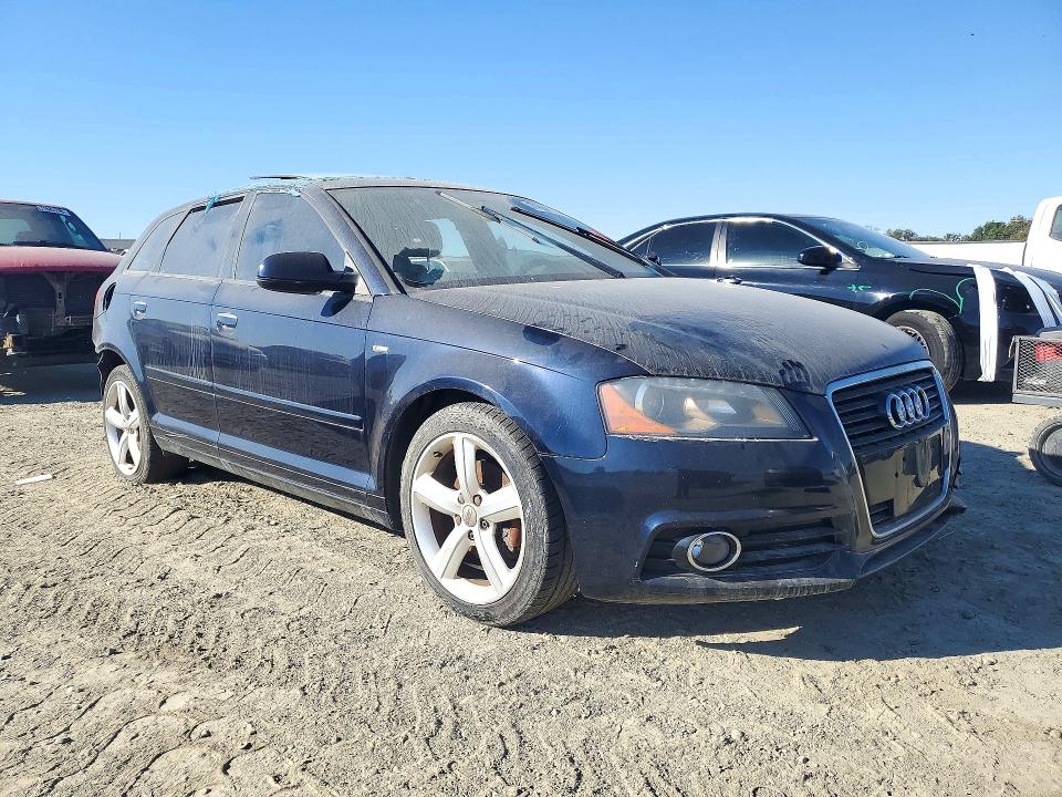 Продажа на аукционе авто 2013 Audi A3, vin: WAUKJAFM4DA028984, номер лота: 71680116