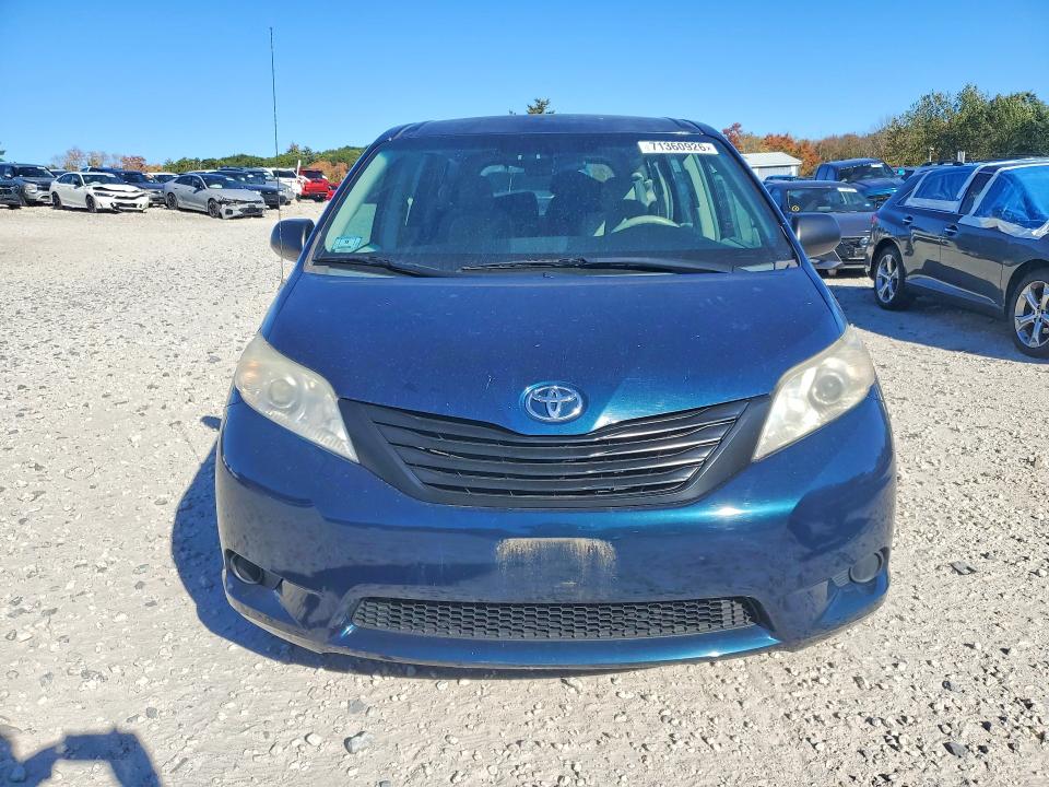 Aukcja sprzedaży 2011 Toyota Sienna, vin: 5TDKA3DCXBS002219, numer aukcji: 71360926