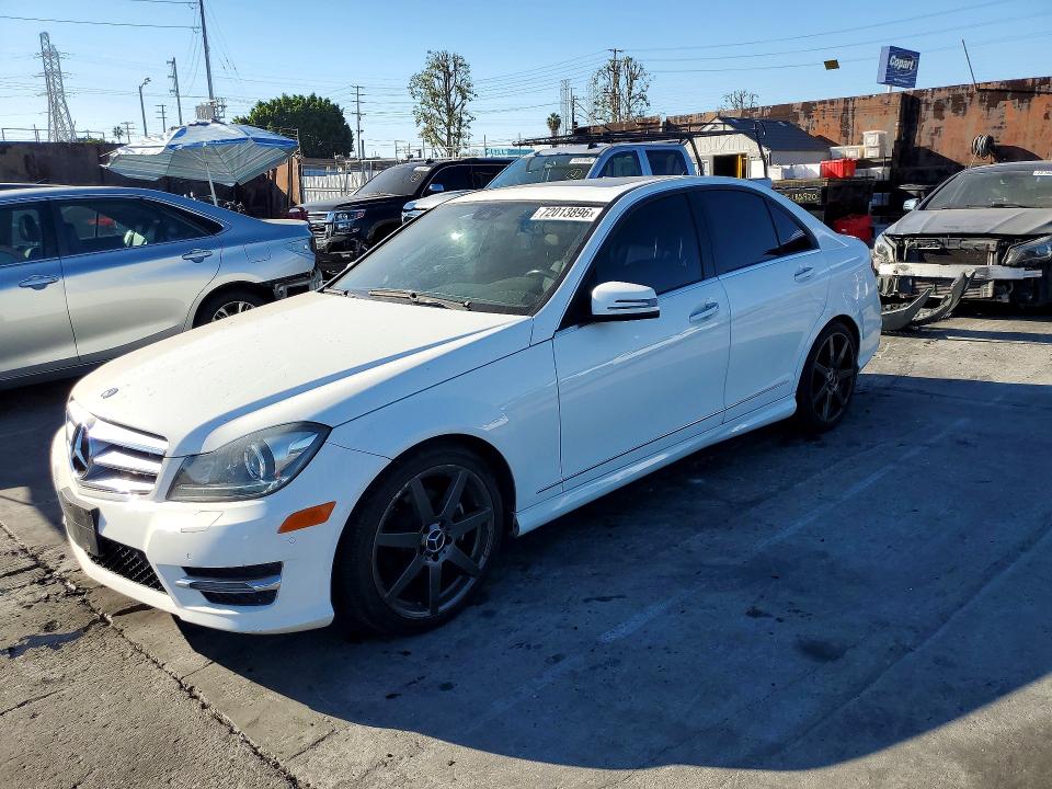 Продаж на аукціоні авто 2013 Mercedes-benz C, vin: WDDGF4HB0DG001498, номер лоту: 72013896