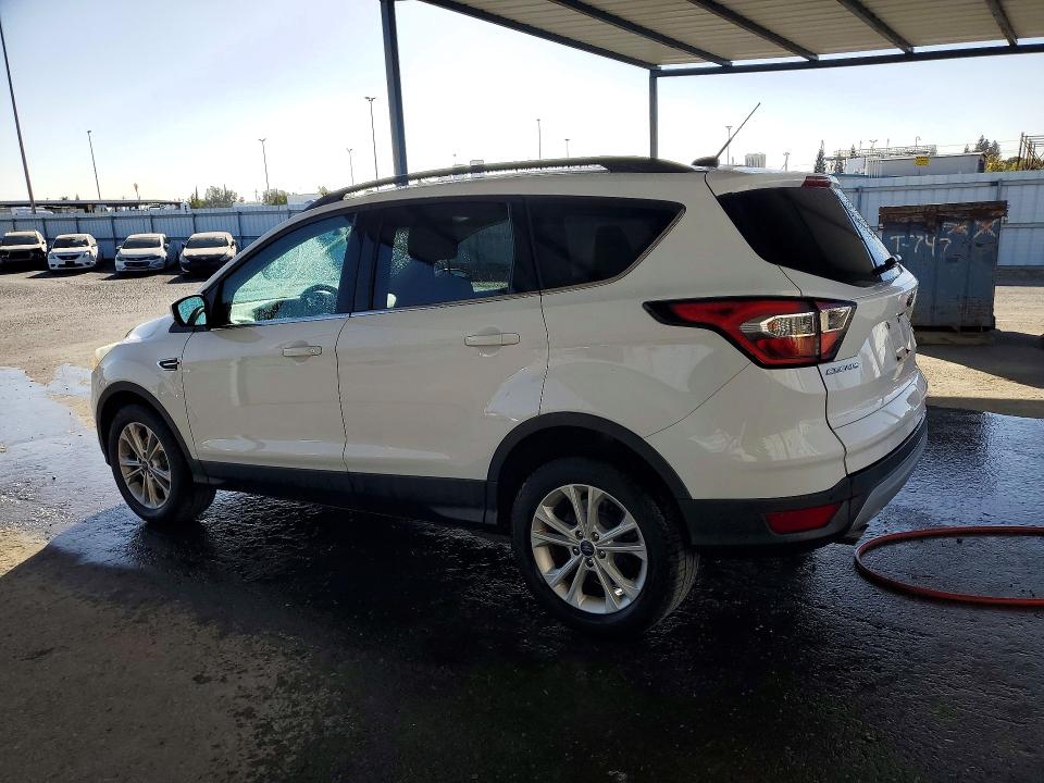 2017 Ford Escape მანქანა იყიდება აუქციონზე, vin: 1FMCU0GD6HUE76876, აუქციონის ნომერი: 73282316