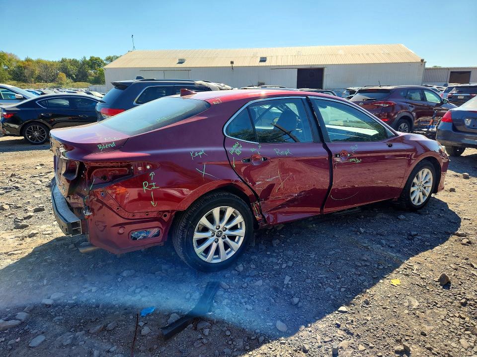 Auction sale of the 2019 Toyota Camry, vin: 4T1B11HK1KU825666, lot number: 71438356