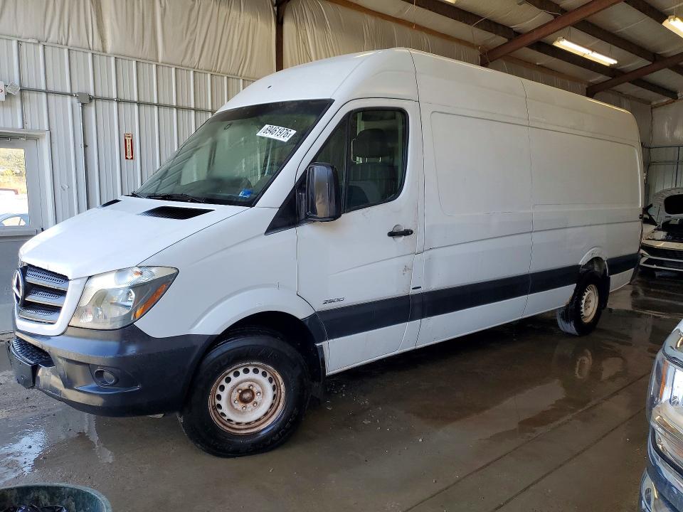 69461976 :رقم المزاد ، WD3PE8DD8GP251260 vin ، 2016 Mercedes-benz Sprinter مزاد بيع