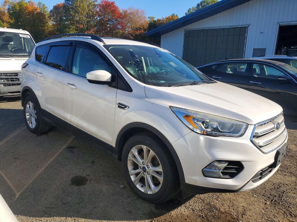 72376506 :رقم المزاد ، 1FMCU9HD5JUA14382 vin ، 2018 Ford Escape مزاد بيع