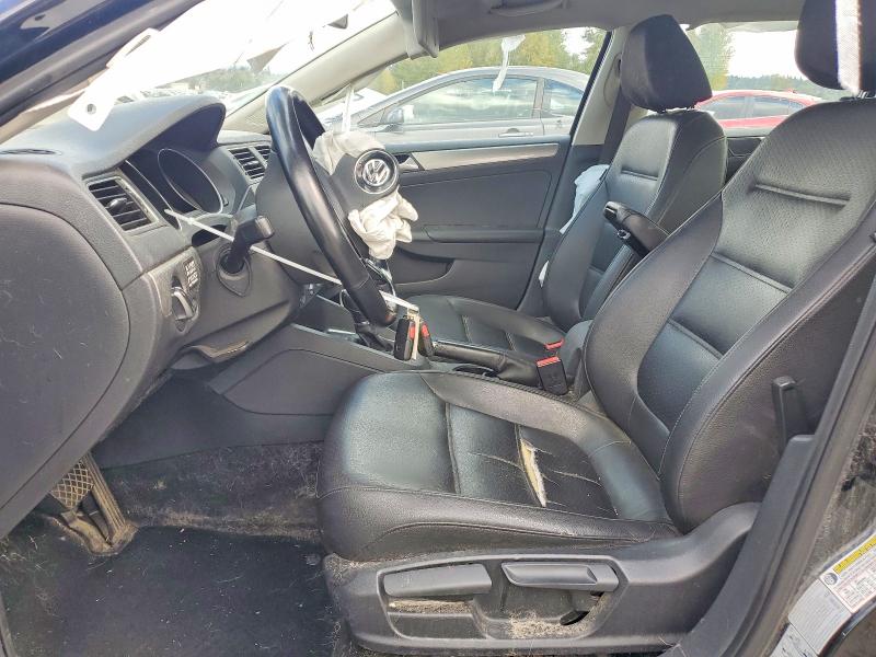 71676786 :رقم المزاد ، 3VWD17AJ2FM318509 vin ، 2015 Volkswagen Jetta مزاد بيع