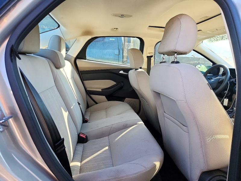 72923376 :رقم المزاد ، 1FADP3F22FL227288 vin ، 2015 Ford Focus مزاد بيع