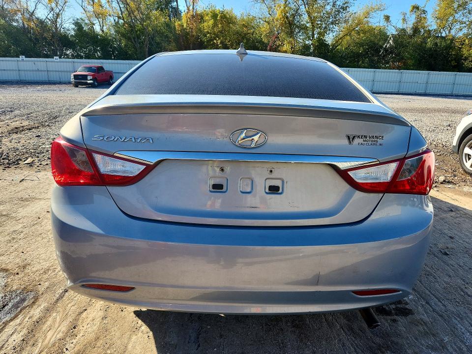 2013 Hyundai Sonata მანქანა იყიდება აუქციონზე, vin: 5NPEB4AC1DH526520, აუქციონის ნომერი: 71815356
