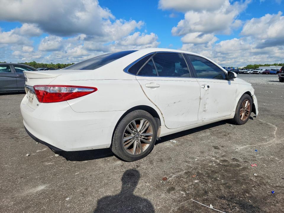2017 Toyota Camry მანქანა იყიდება აუქციონზე, vin: 4T1BF1FK2HU339588, აუქციონის ნომერი: 71079436