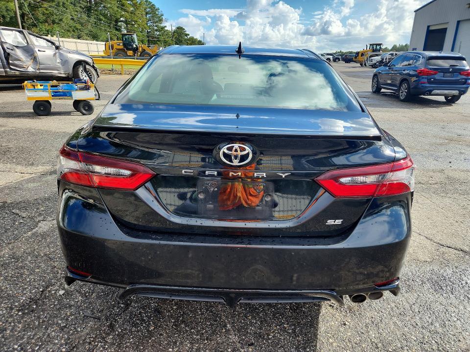 71230726 :رقم المزاد ، 4T1G11AKXNU661600 vin ، 2022 Toyota Camry مزاد بيع