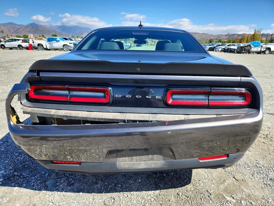 Auction sale of the 2019 Dodge Challenger, vin: 2C3CDZBT5KH504074, lot number: 72995396