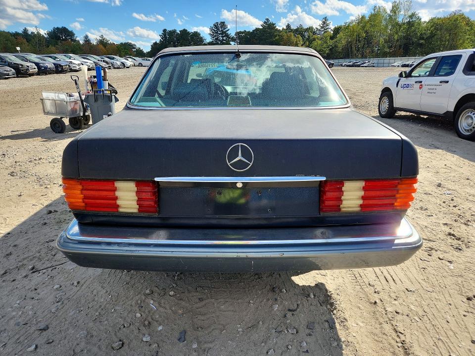72153066 :رقم المزاد ، WDBCA25D6JA424472 vin ، 1988 Mercedes-benz 300 مزاد بيع